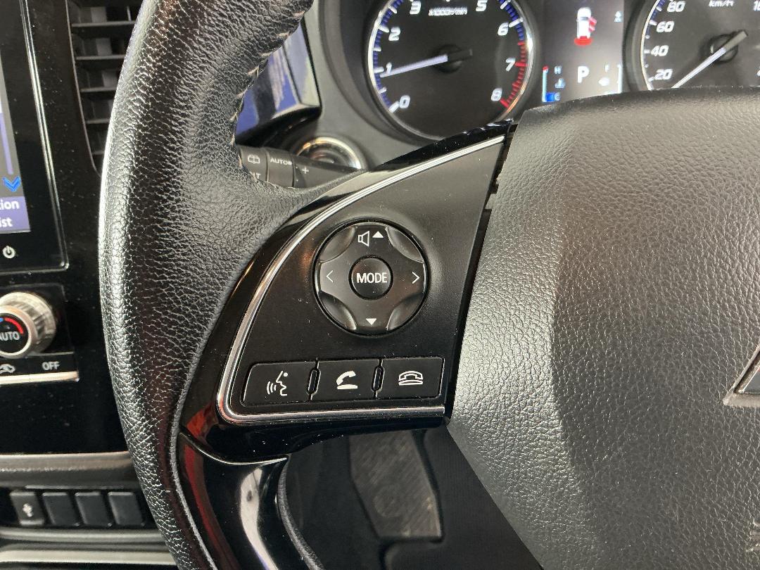 Photo '24' of Mitsubishi Outlander