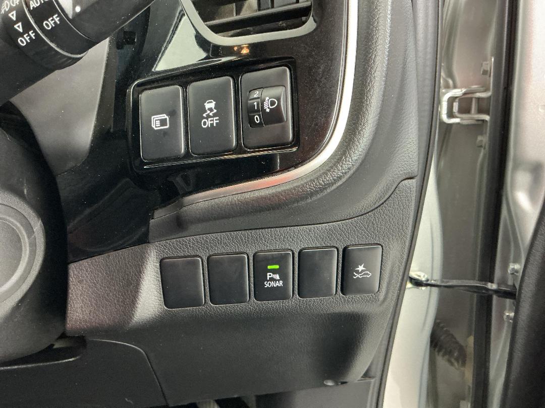 Photo '27' of Mitsubishi Outlander