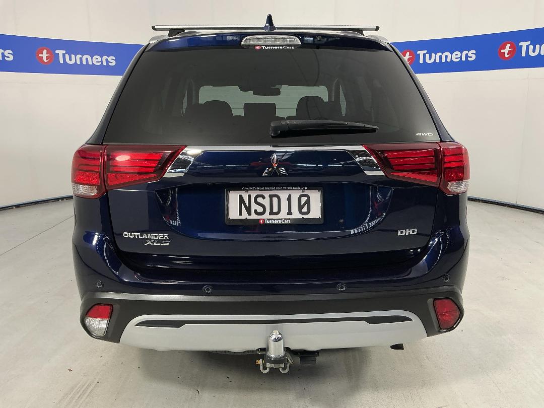 Photo '6' of Mitsubishi Outlander