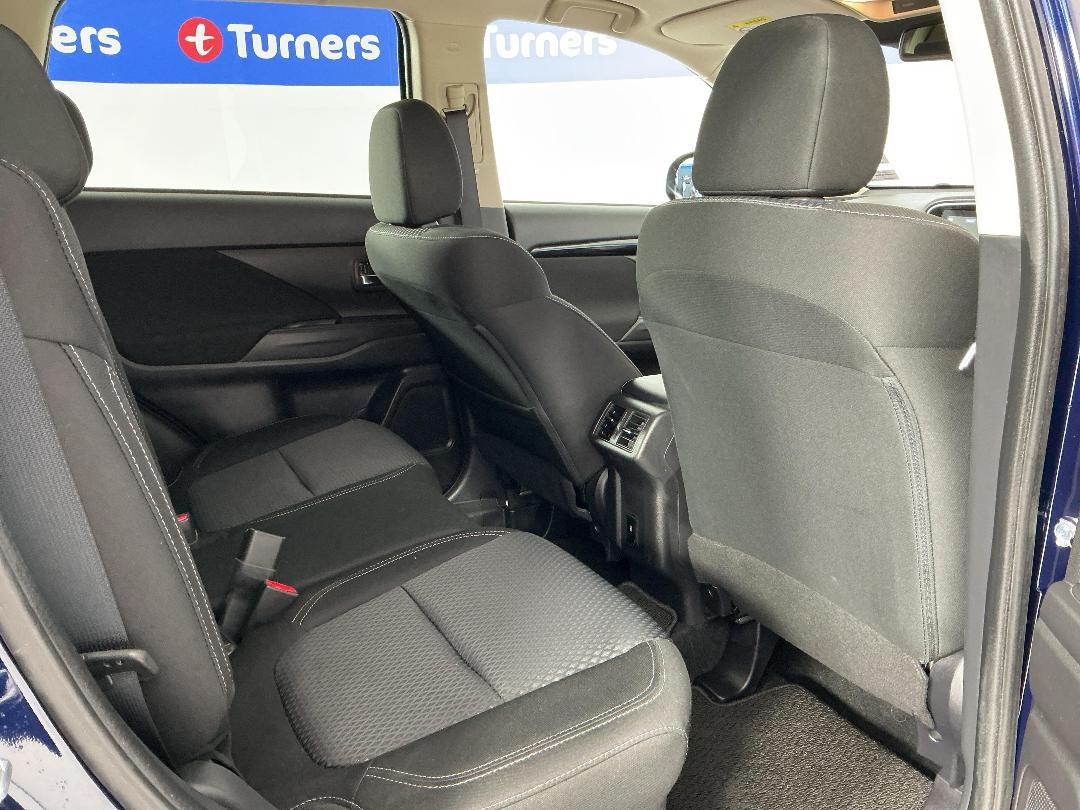 Photo '20' of Mitsubishi Outlander