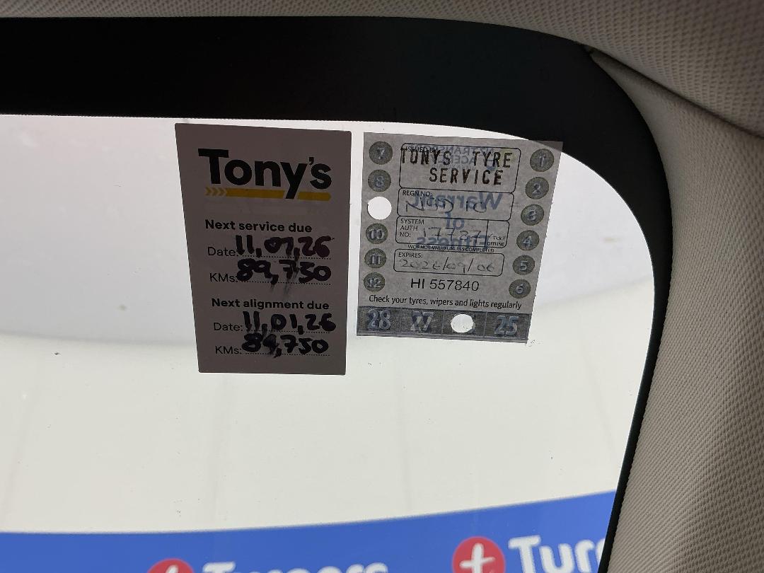 Photo '28' of Mitsubishi Outlander