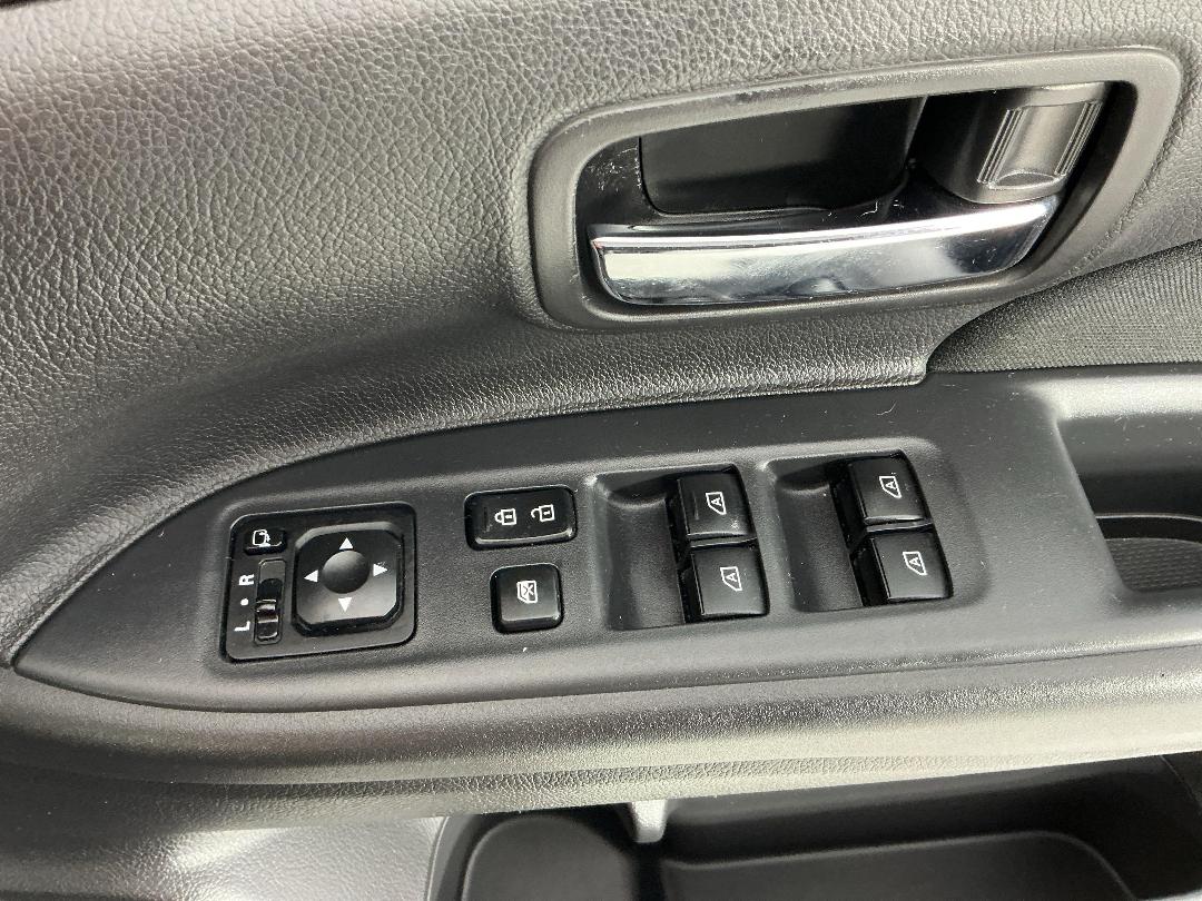 Photo '27' of Mitsubishi Outlander