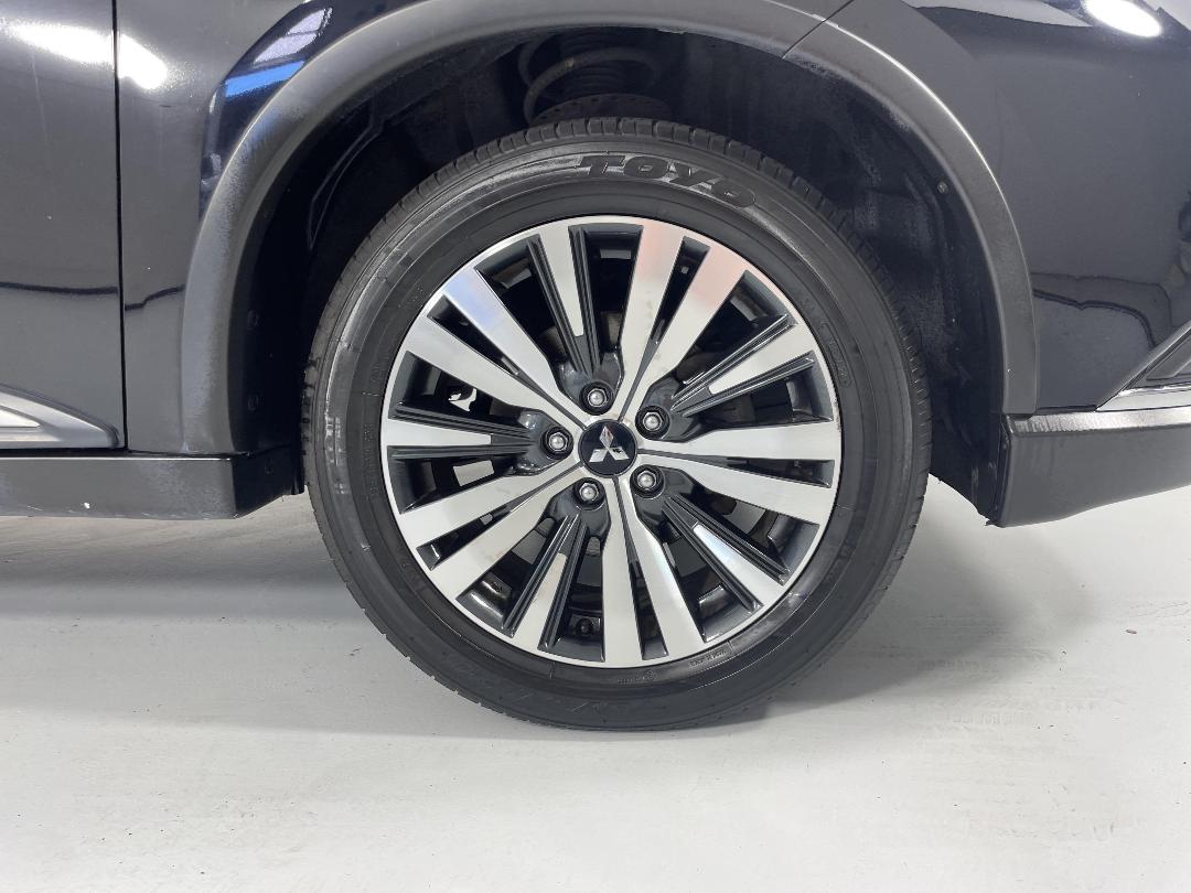 Photo '9' of Mitsubishi Outlander Photo '9' of Mitsubishi Outlander