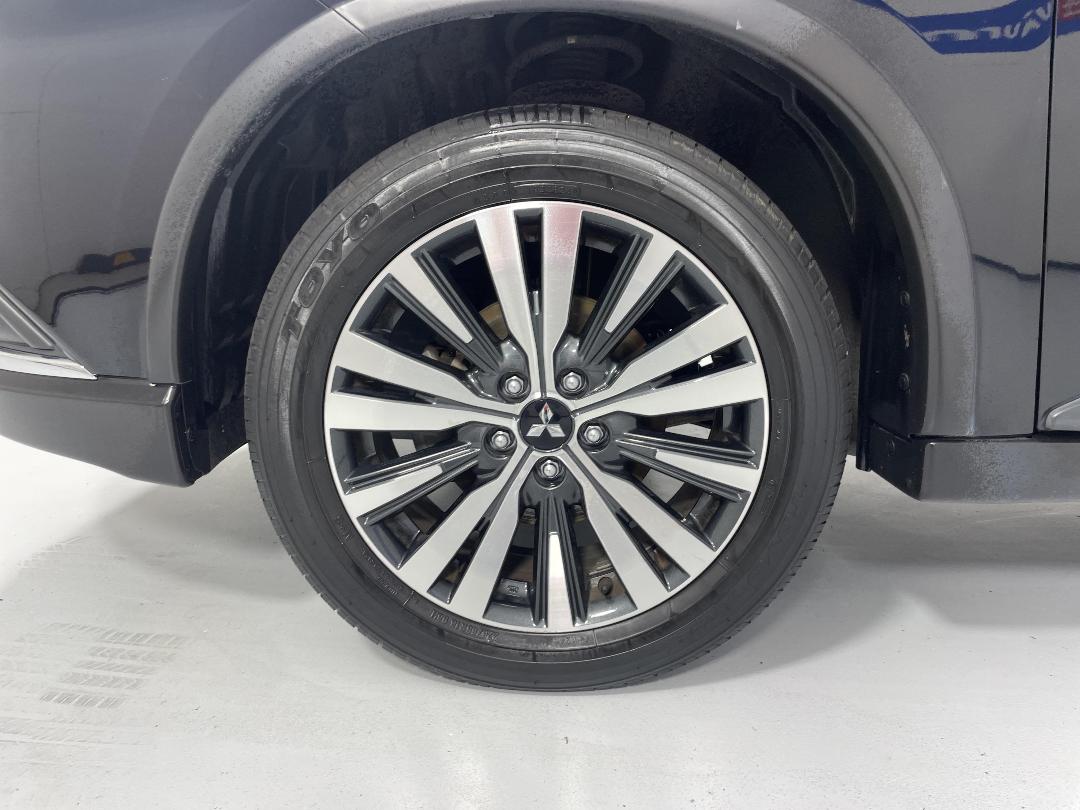 Photo '10' of Mitsubishi Outlander Photo '10' of Mitsubishi Outlander