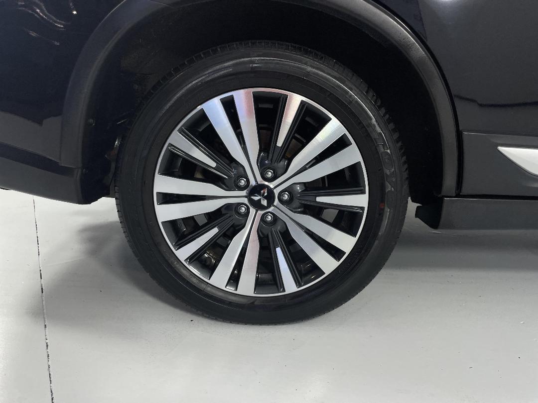 Photo '12' of Mitsubishi Outlander Photo '12' of Mitsubishi Outlander