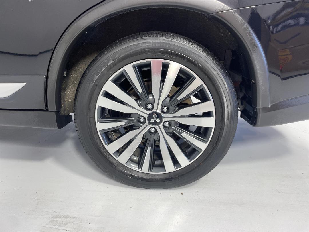 Photo '11' of Mitsubishi Outlander Photo '11' of Mitsubishi Outlander