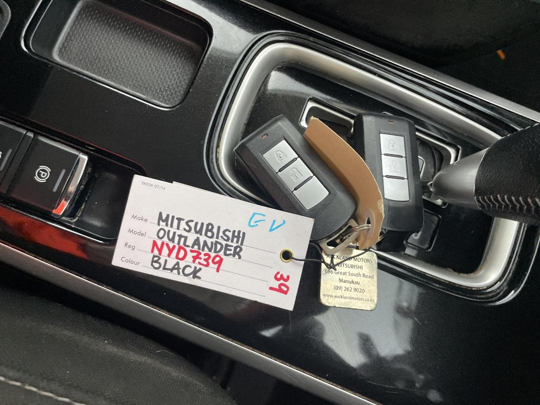 Photo '22' of Mitsubishi Outlander Photo '22' of Mitsubishi Outlander