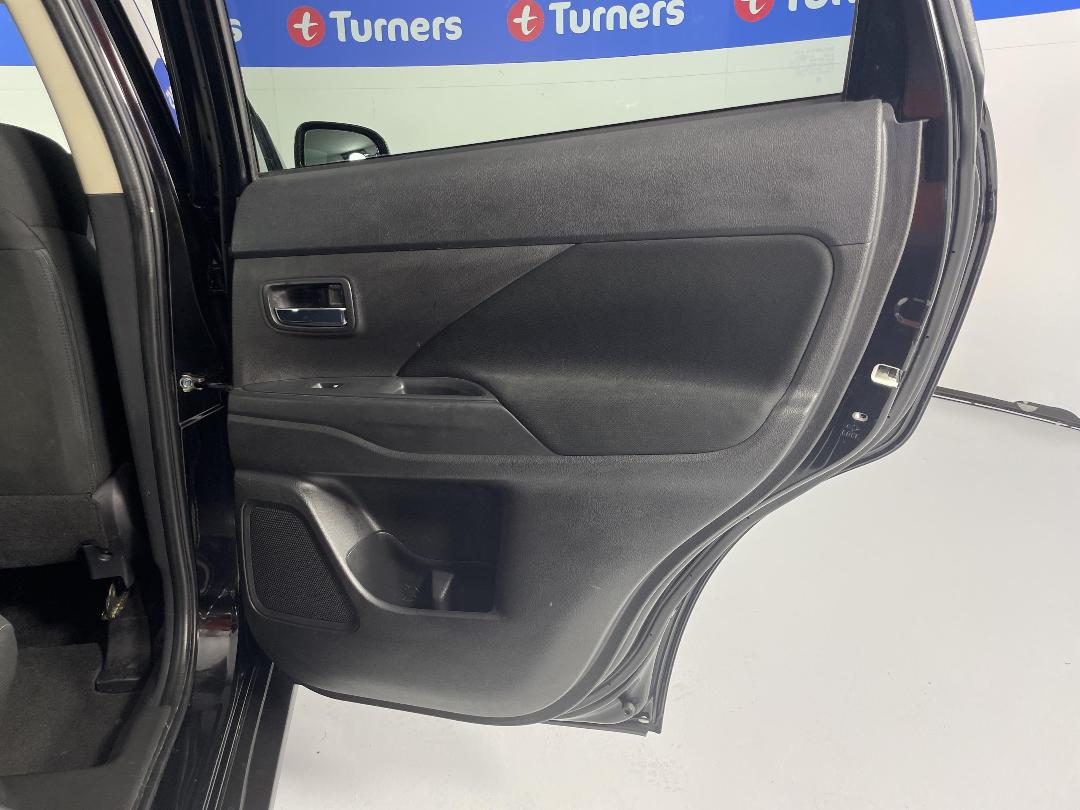 Photo '19' of Mitsubishi Outlander Photo '19' of Mitsubishi Outlander