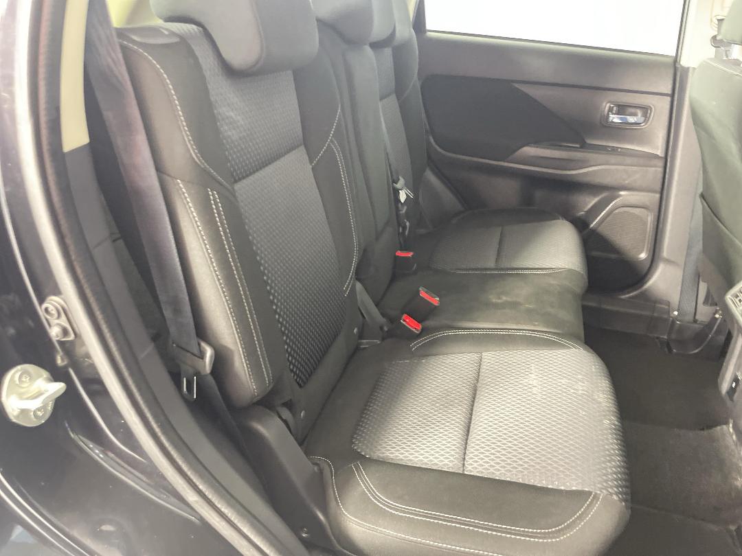 Photo '20' of Mitsubishi Outlander Photo '20' of Mitsubishi Outlander