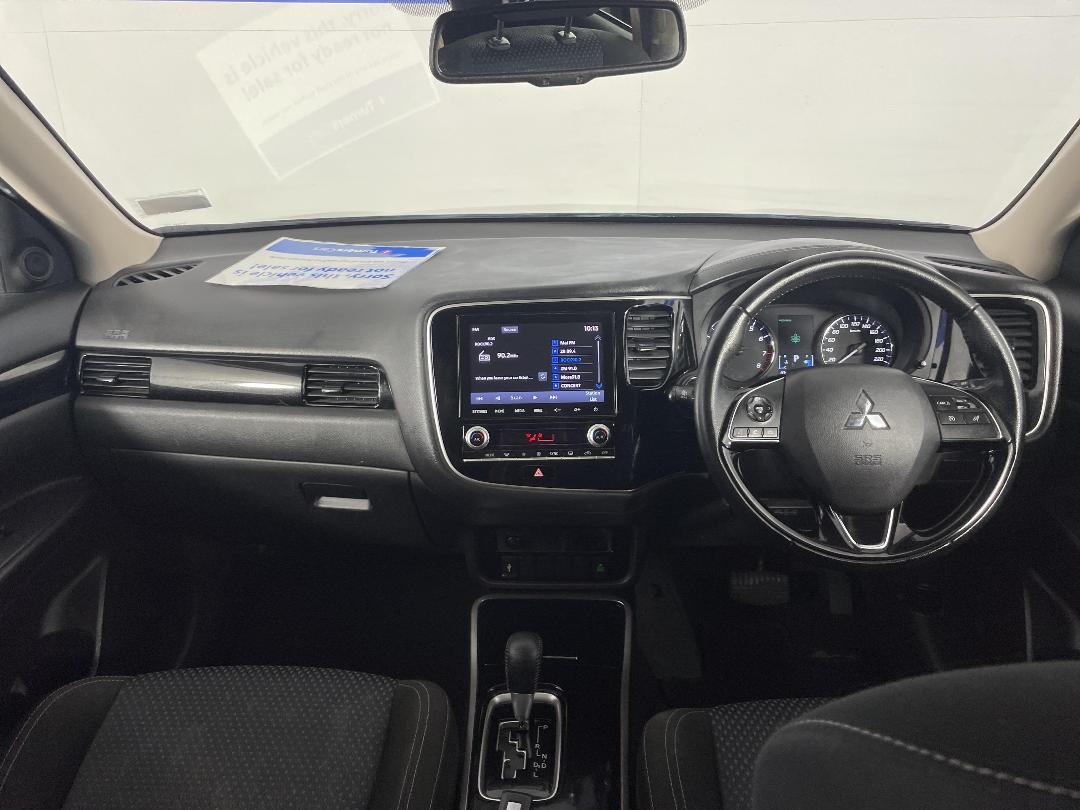 Photo '17' of Mitsubishi Outlander Photo '17' of Mitsubishi Outlander