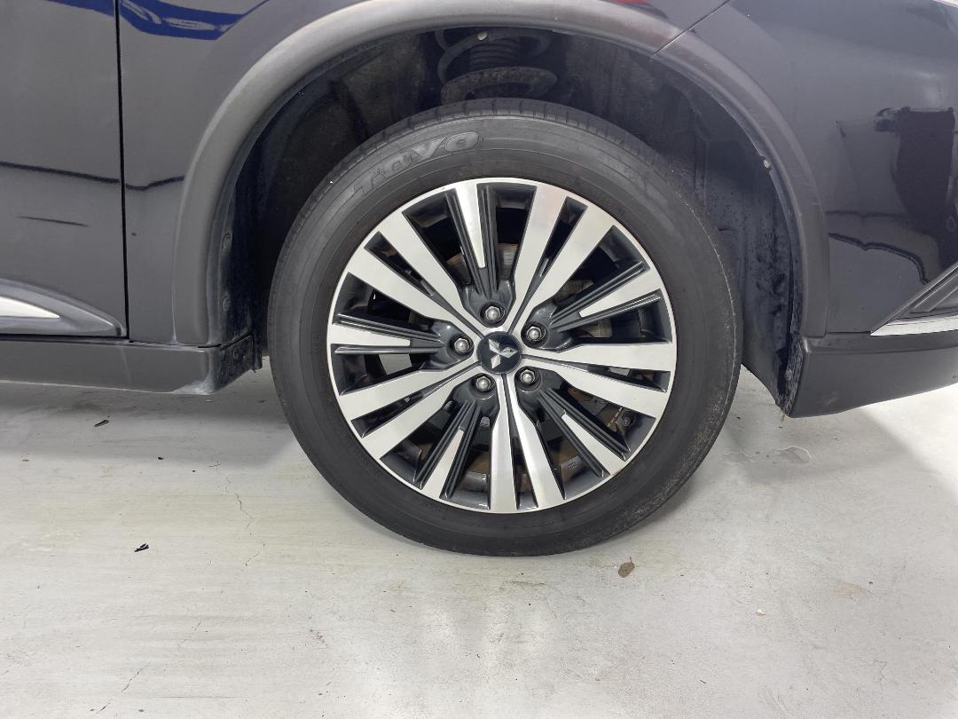 Photo '9' of Mitsubishi Outlander Photo '9' of Mitsubishi Outlander