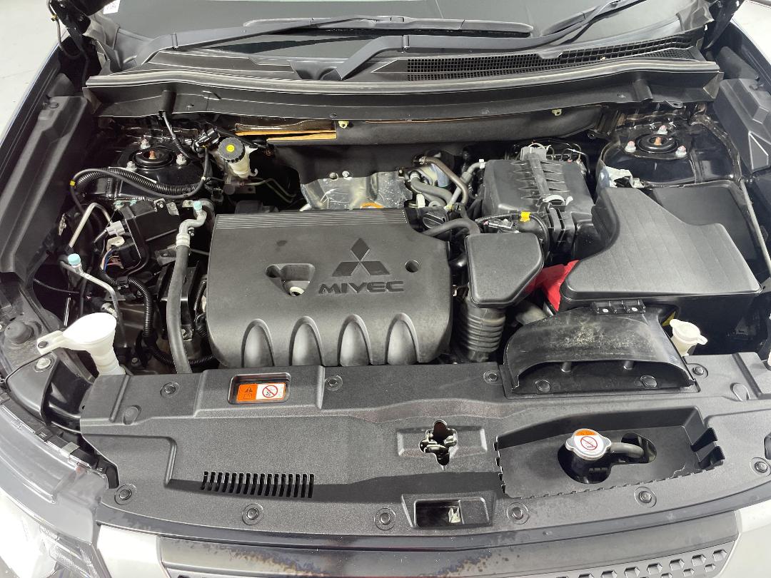 Photo '13' of Mitsubishi Outlander Photo '13' of Mitsubishi Outlander