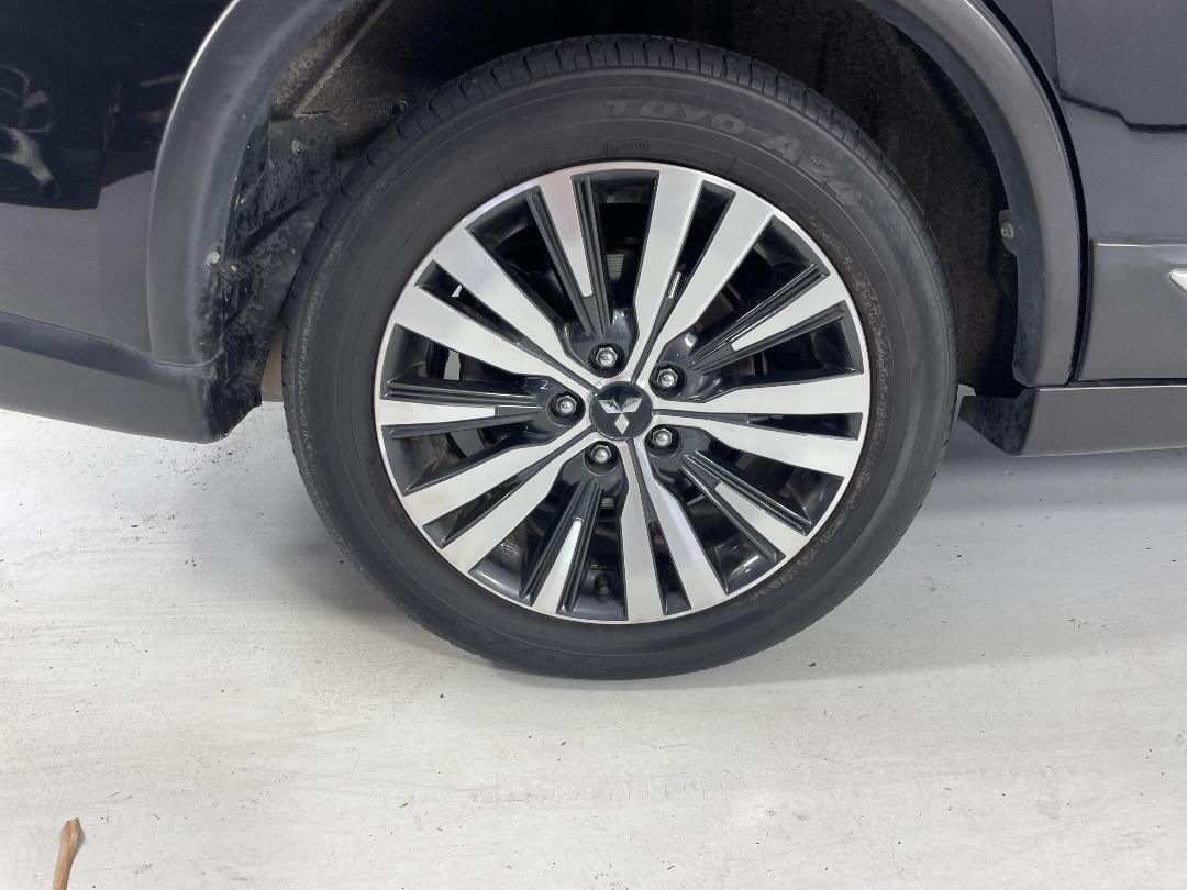 Photo '12' of Mitsubishi Outlander Photo '12' of Mitsubishi Outlander