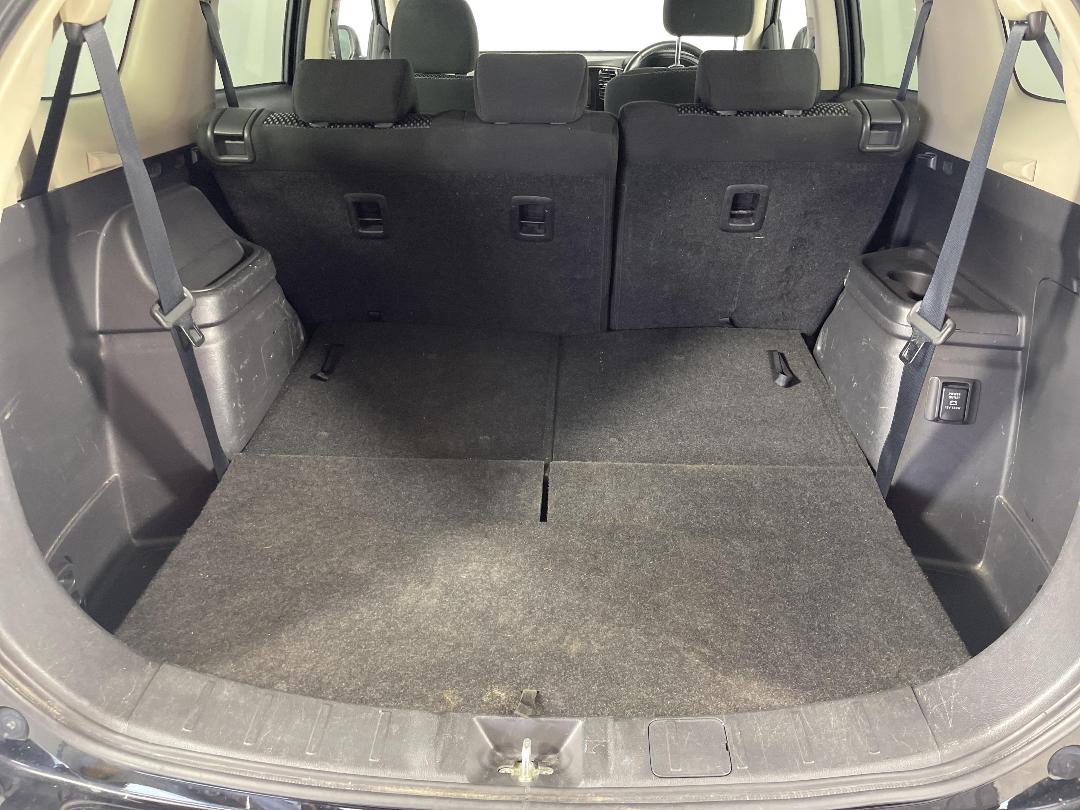 Photo '14' of Mitsubishi Outlander Photo '14' of Mitsubishi Outlander