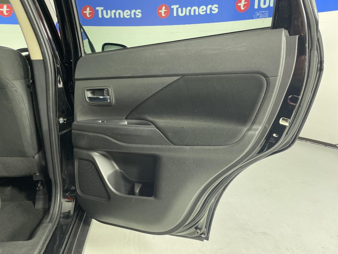 Photo '19' of Mitsubishi Outlander Photo '19' of Mitsubishi Outlander