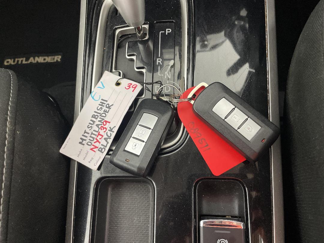 Photo '22' of Mitsubishi Outlander Photo '22' of Mitsubishi Outlander