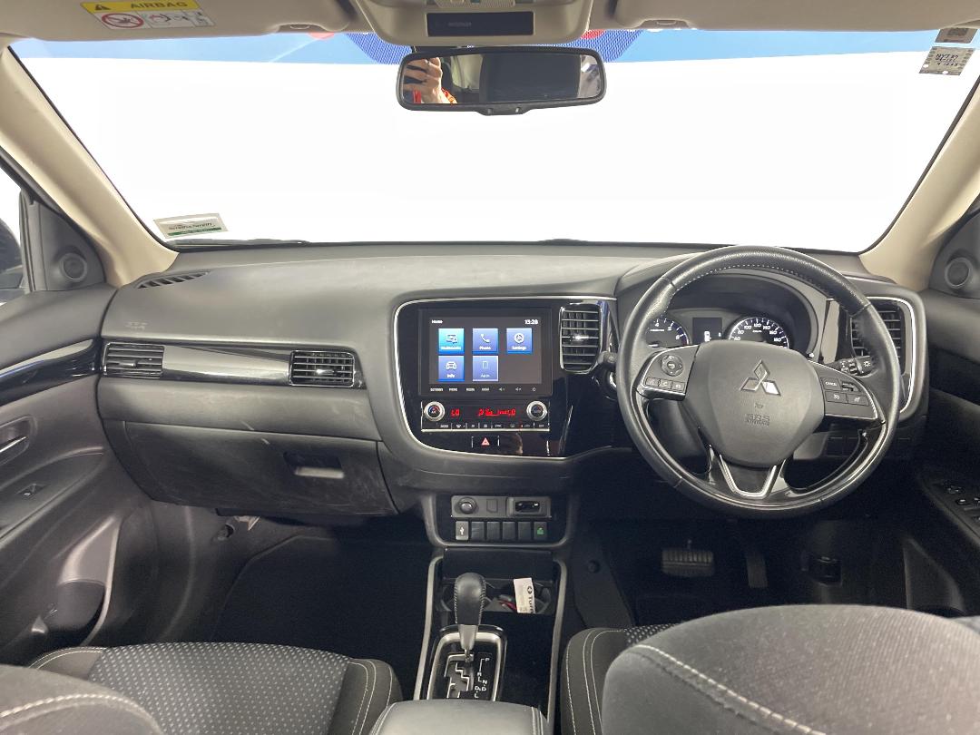 Photo '17' of Mitsubishi Outlander Photo '17' of Mitsubishi Outlander