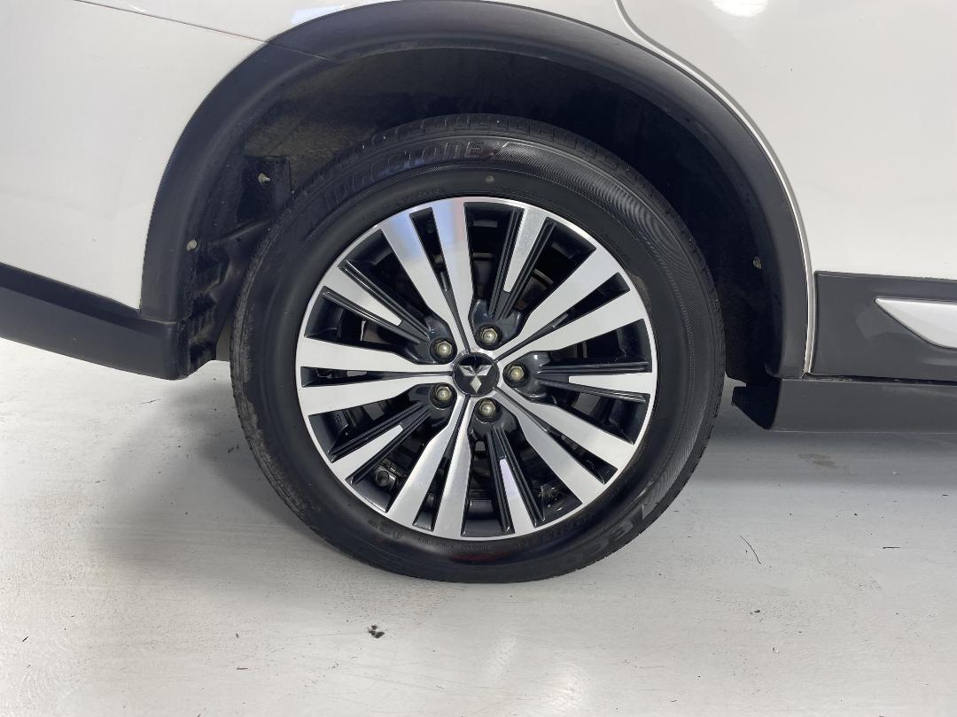 Photo '12' of Mitsubishi Outlander Photo '12' of Mitsubishi Outlander