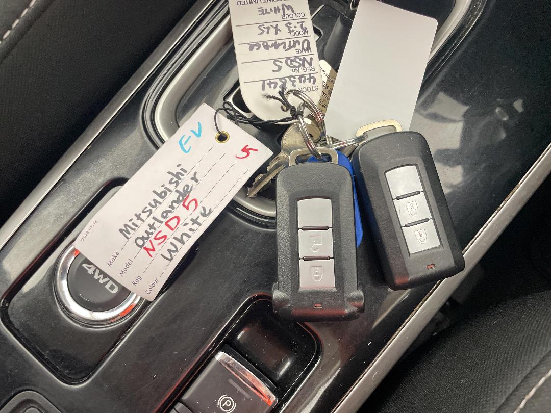 Photo '22' of Mitsubishi Outlander Photo '22' of Mitsubishi Outlander