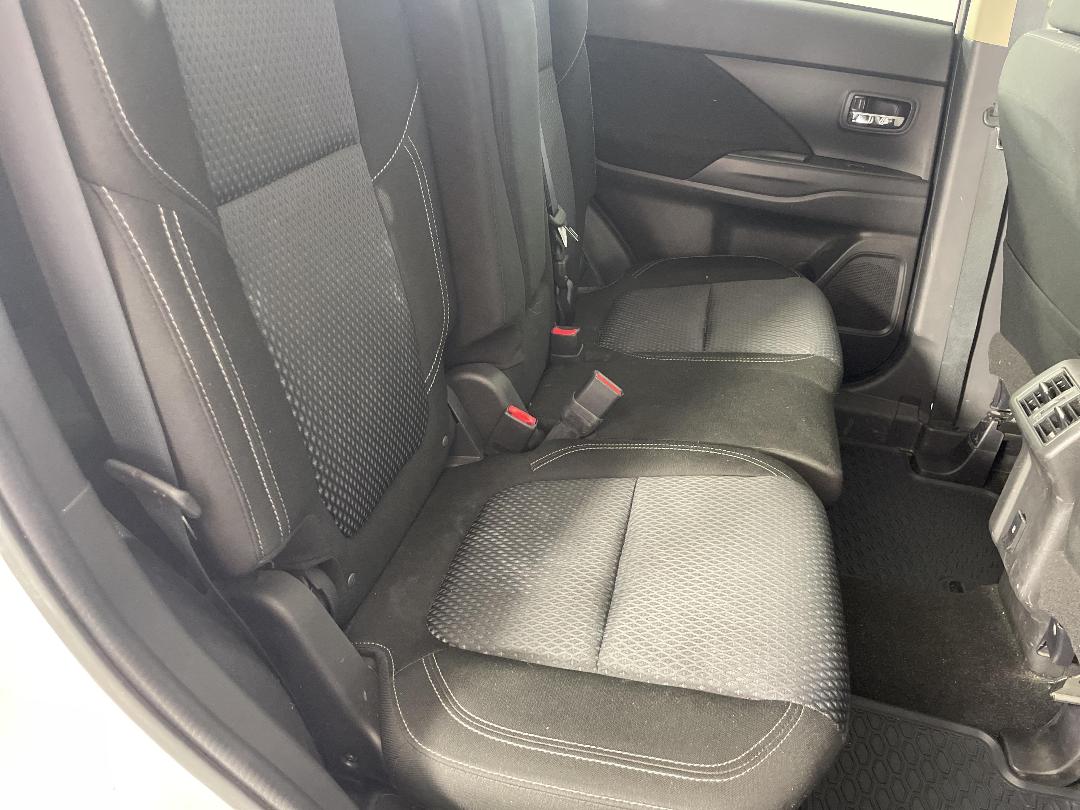 Photo '20' of Mitsubishi Outlander Photo '20' of Mitsubishi Outlander