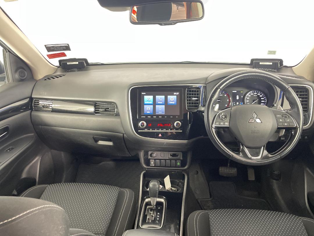 Photo '17' of Mitsubishi Outlander Photo '17' of Mitsubishi Outlander