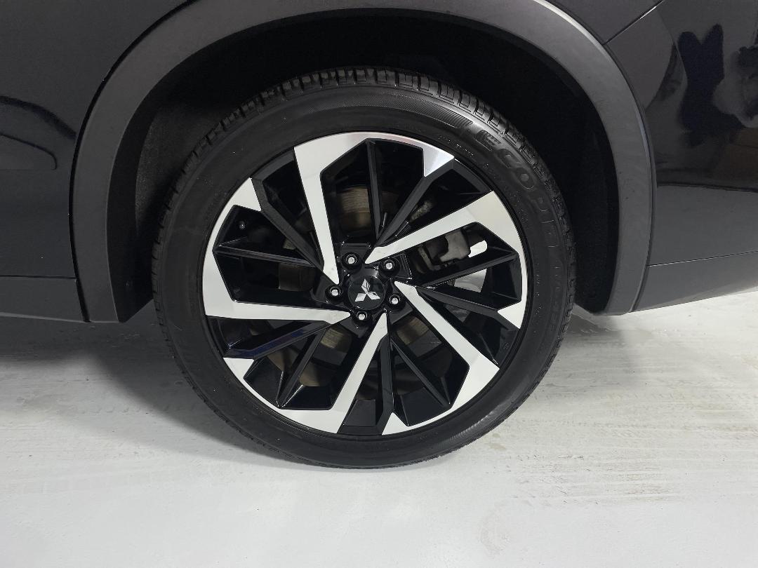 Photo '11' of Mitsubishi Outlander Photo '11' of Mitsubishi Outlander