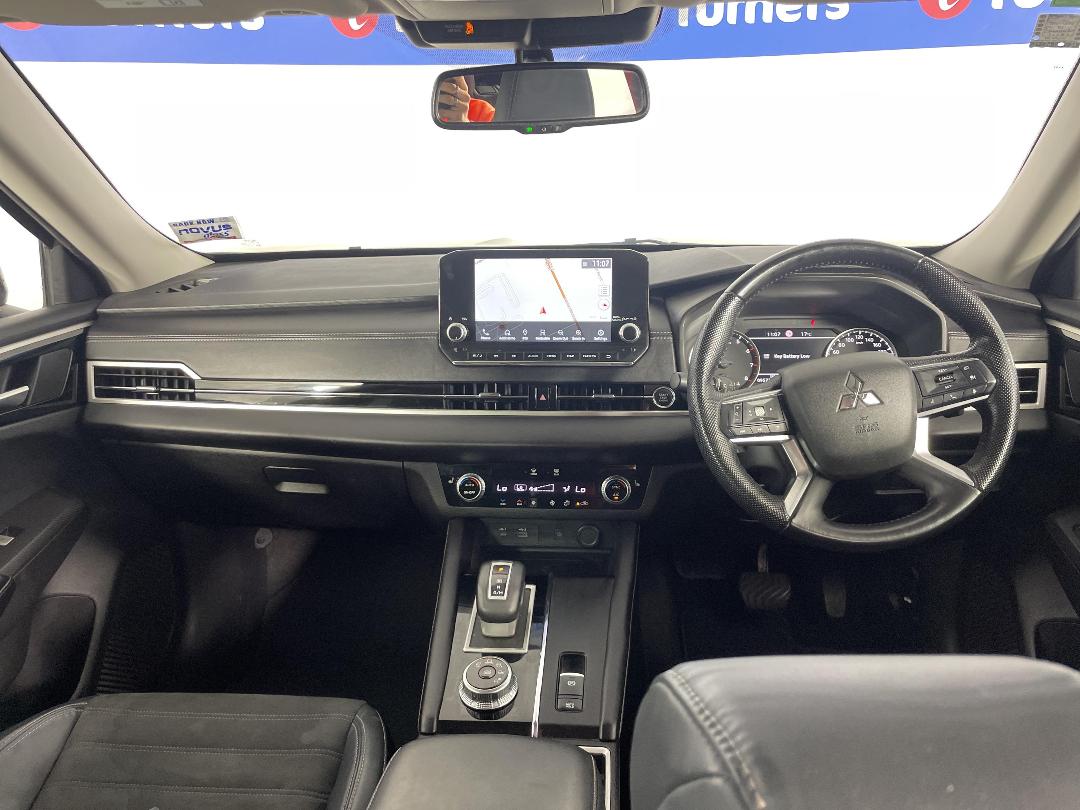 Photo '17' of Mitsubishi Outlander Photo '17' of Mitsubishi Outlander