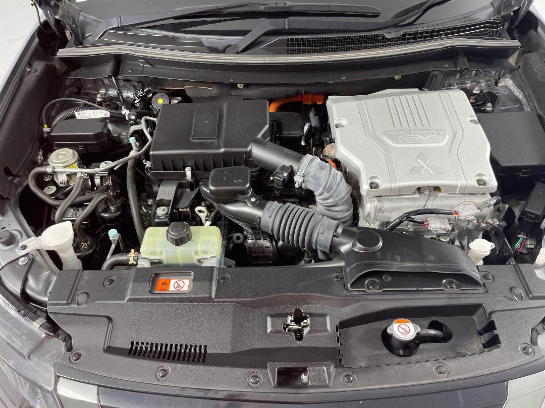 Photo '13' of Mitsubishi Outlander