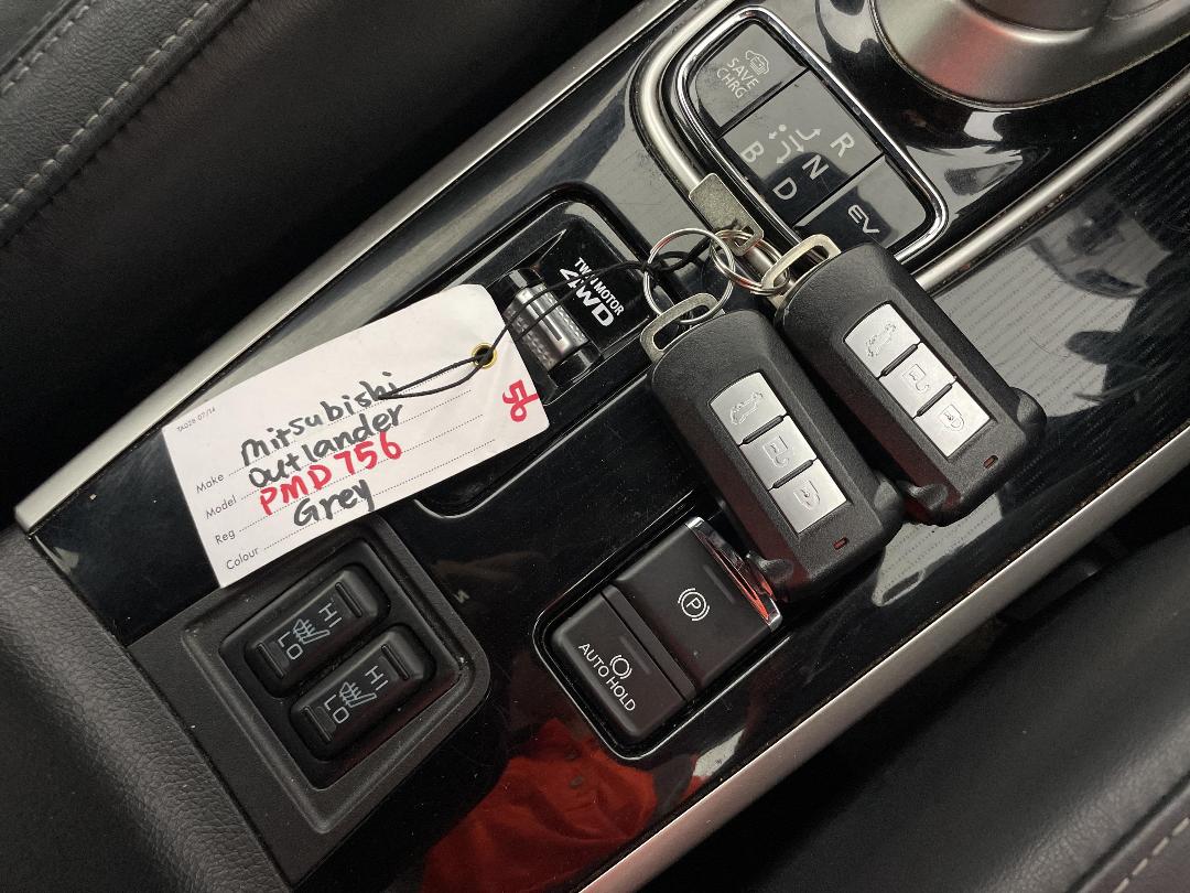 Photo '22' of Mitsubishi Outlander