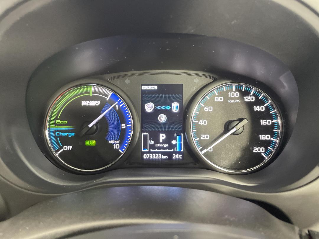 Photo '21' of Mitsubishi Outlander