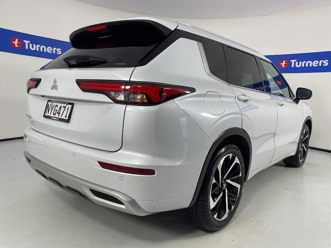 Photo '7' of Mitsubishi Outlander