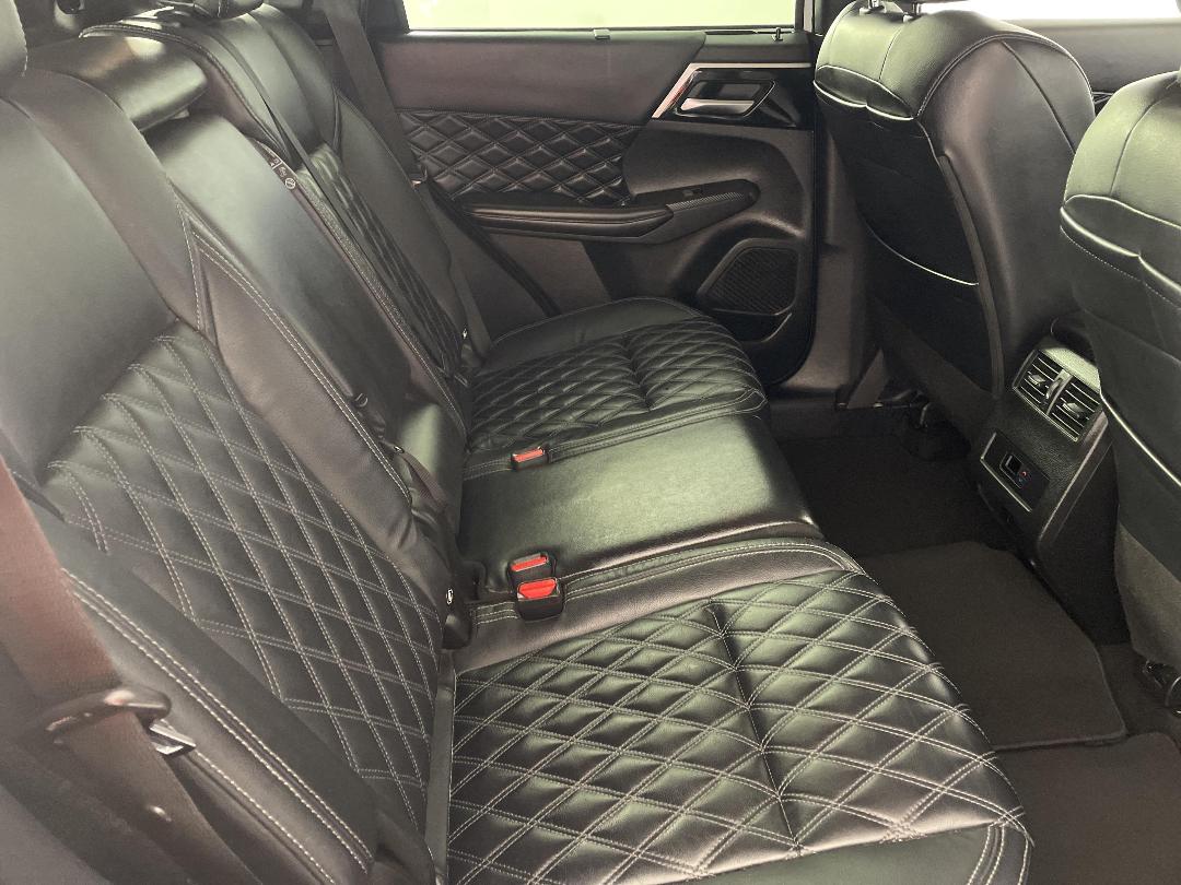 Photo '20' of Mitsubishi Outlander