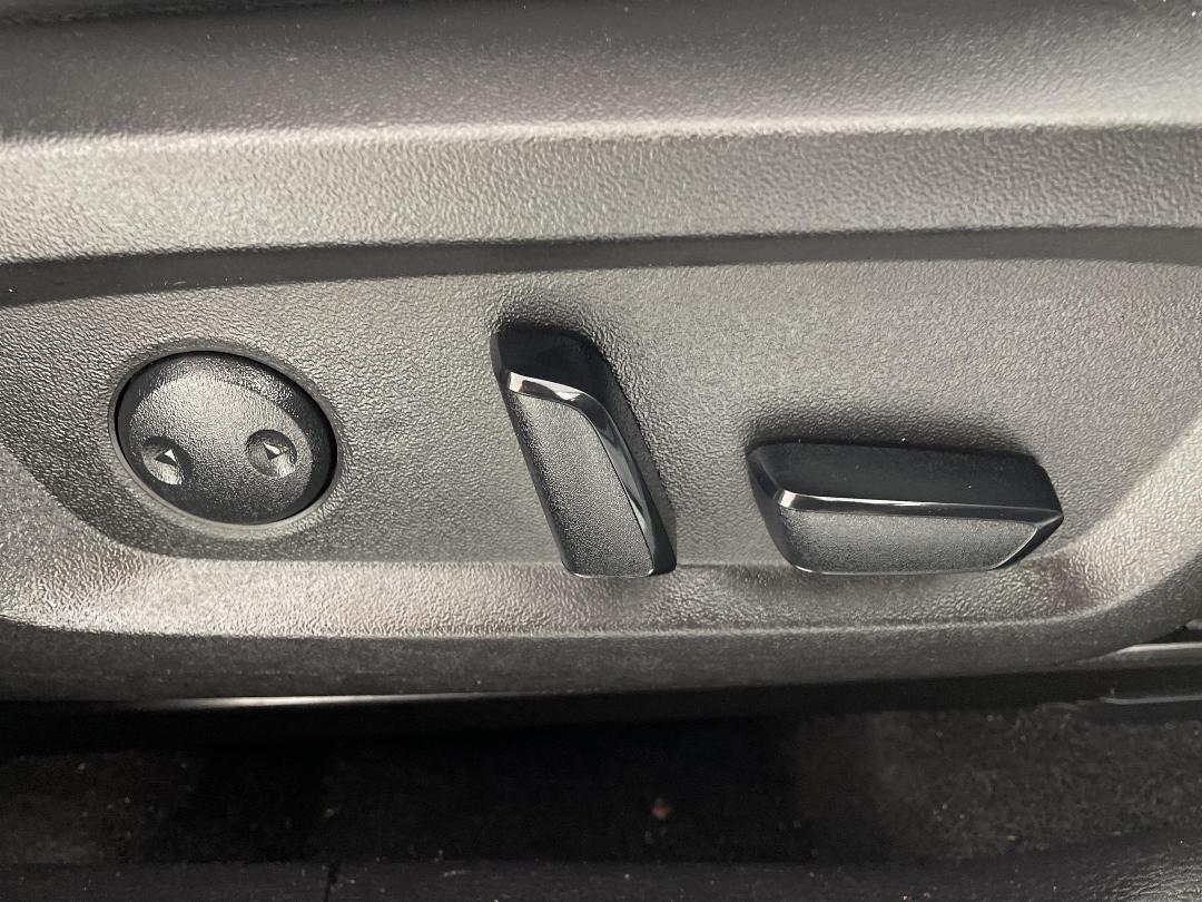 Photo '24' of Mitsubishi Outlander