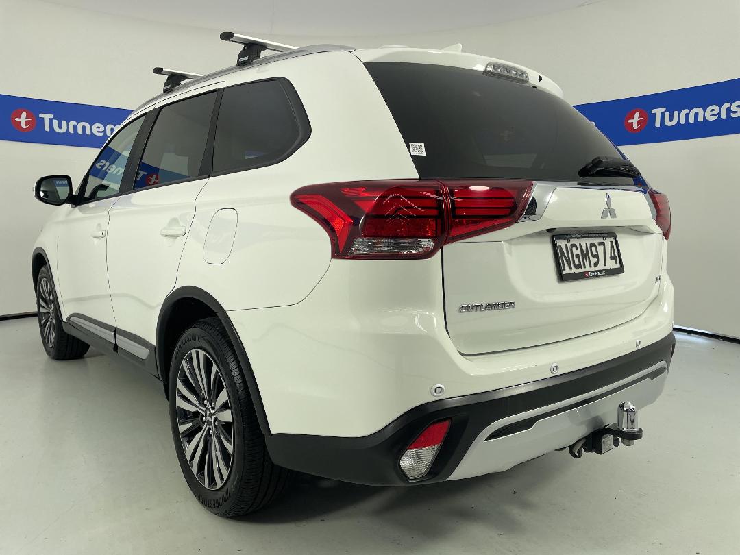 Photo '5' of Mitsubishi Outlander