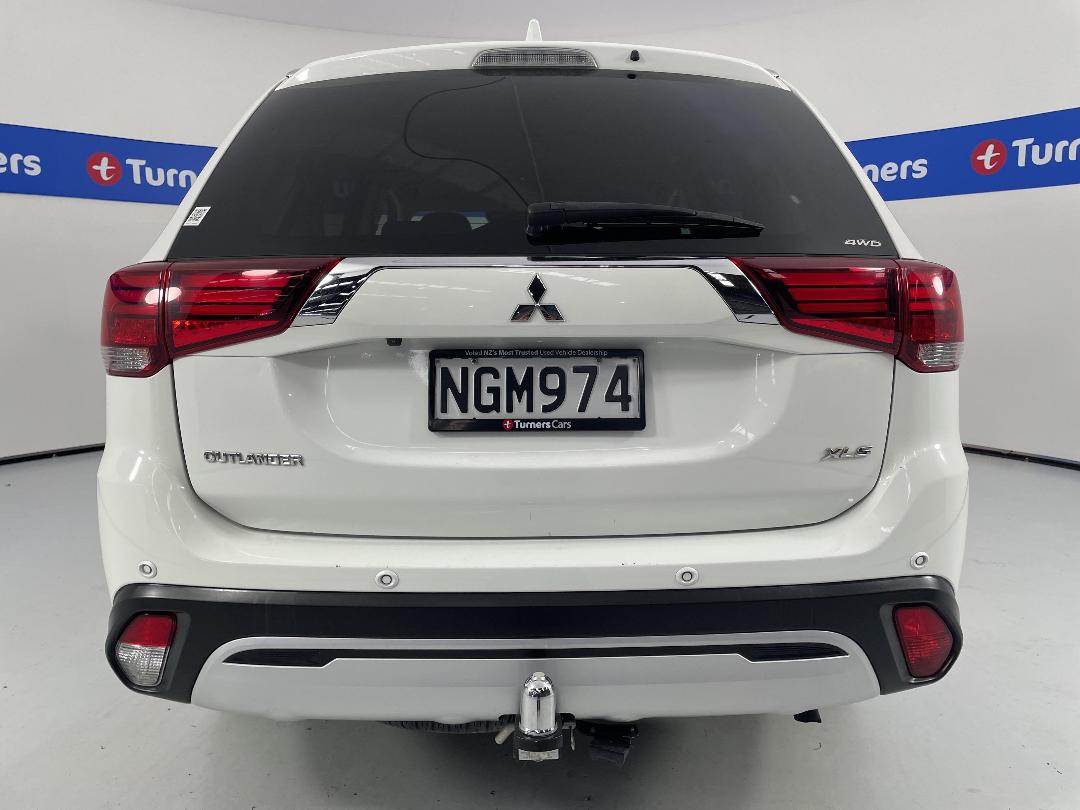 Photo '6' of Mitsubishi Outlander