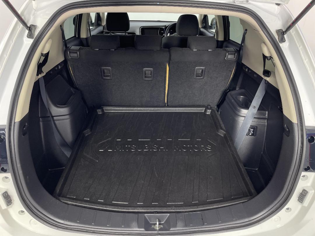 Photo '14' of Mitsubishi Outlander