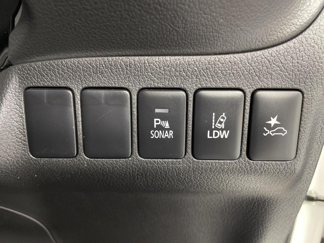 Photo '23' of Mitsubishi Outlander