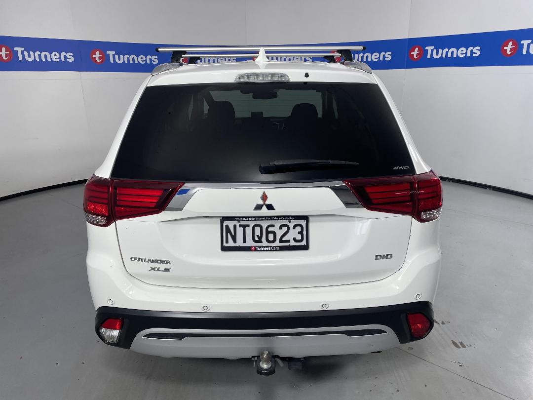 Photo '6' of Mitsubishi Outlander