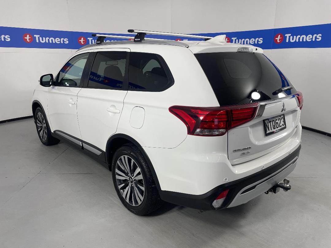 Photo '5' of Mitsubishi Outlander