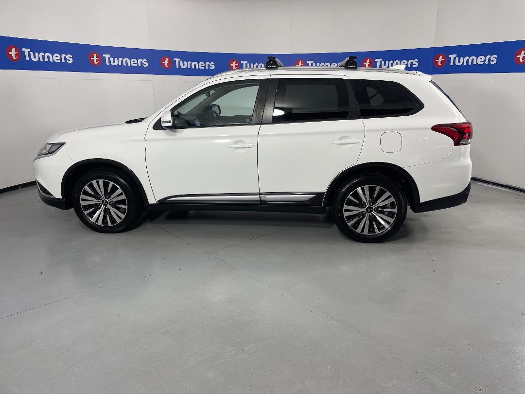 Photo '24' of Mitsubishi Outlander