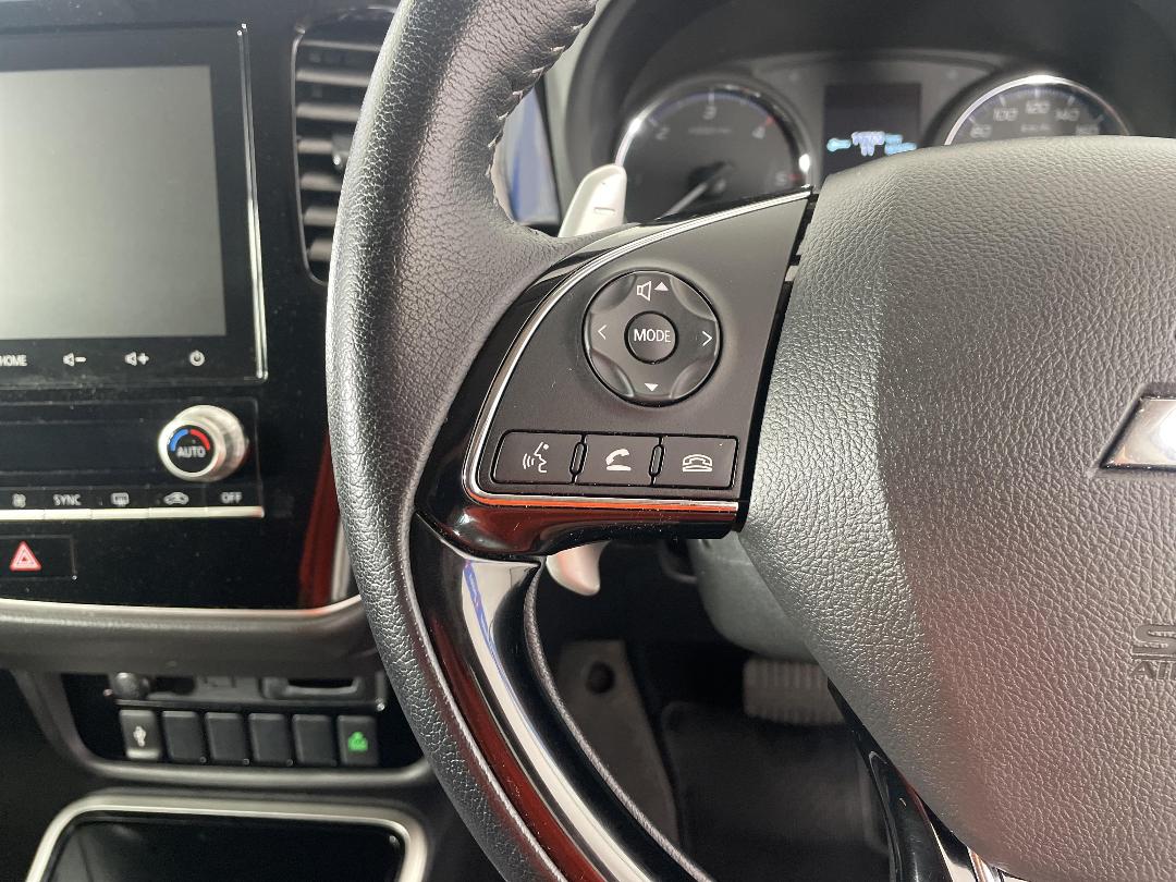 Photo '28' of Mitsubishi Outlander