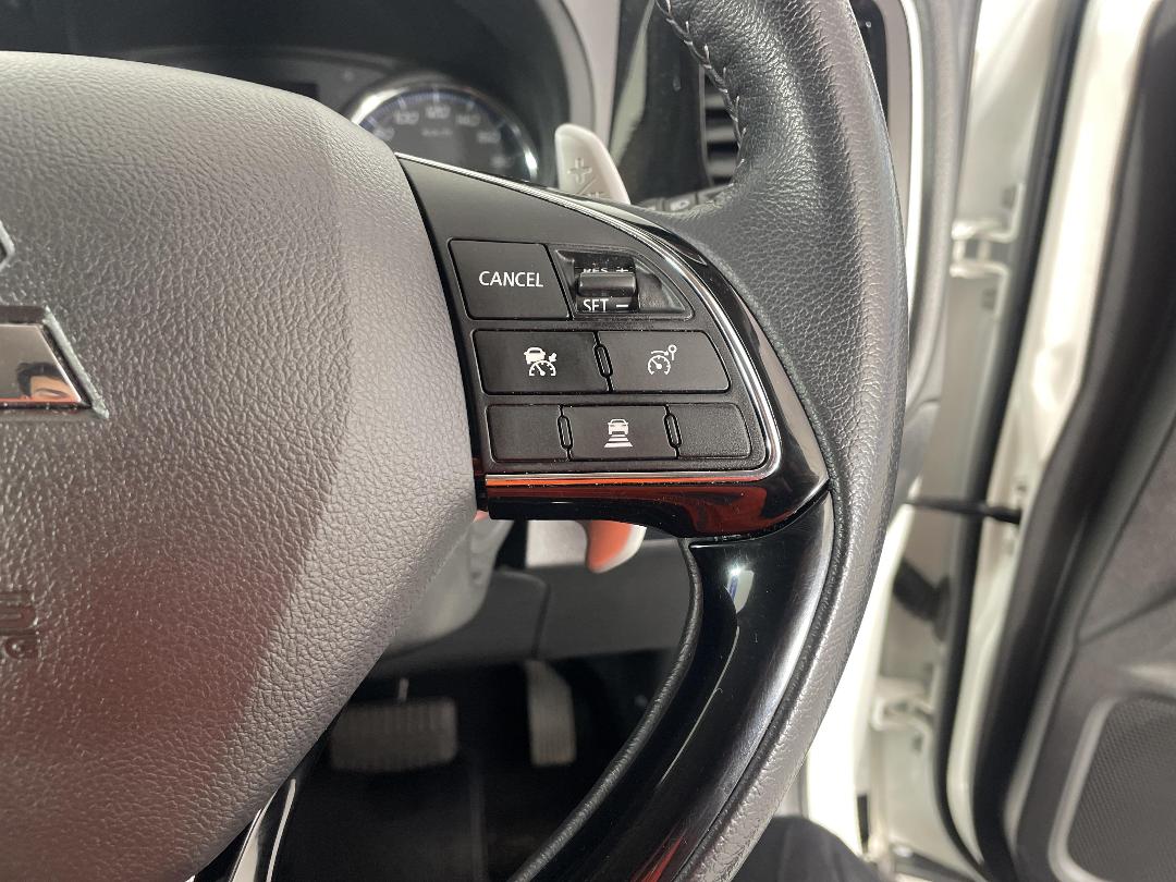 Photo '29' of Mitsubishi Outlander