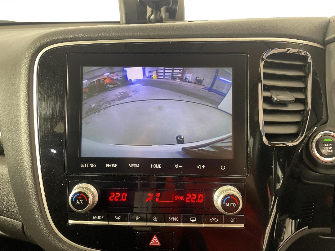 Photo '32' of Mitsubishi Outlander