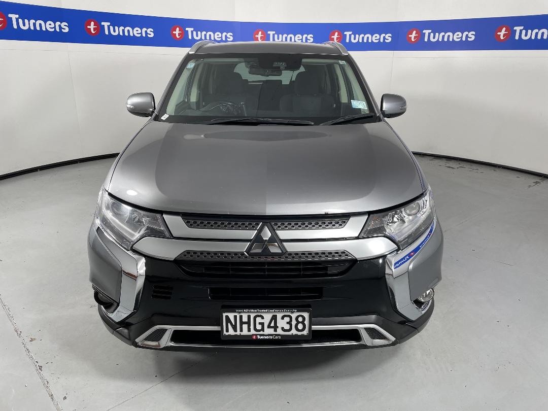 Photo '2' of Mitsubishi Outlander