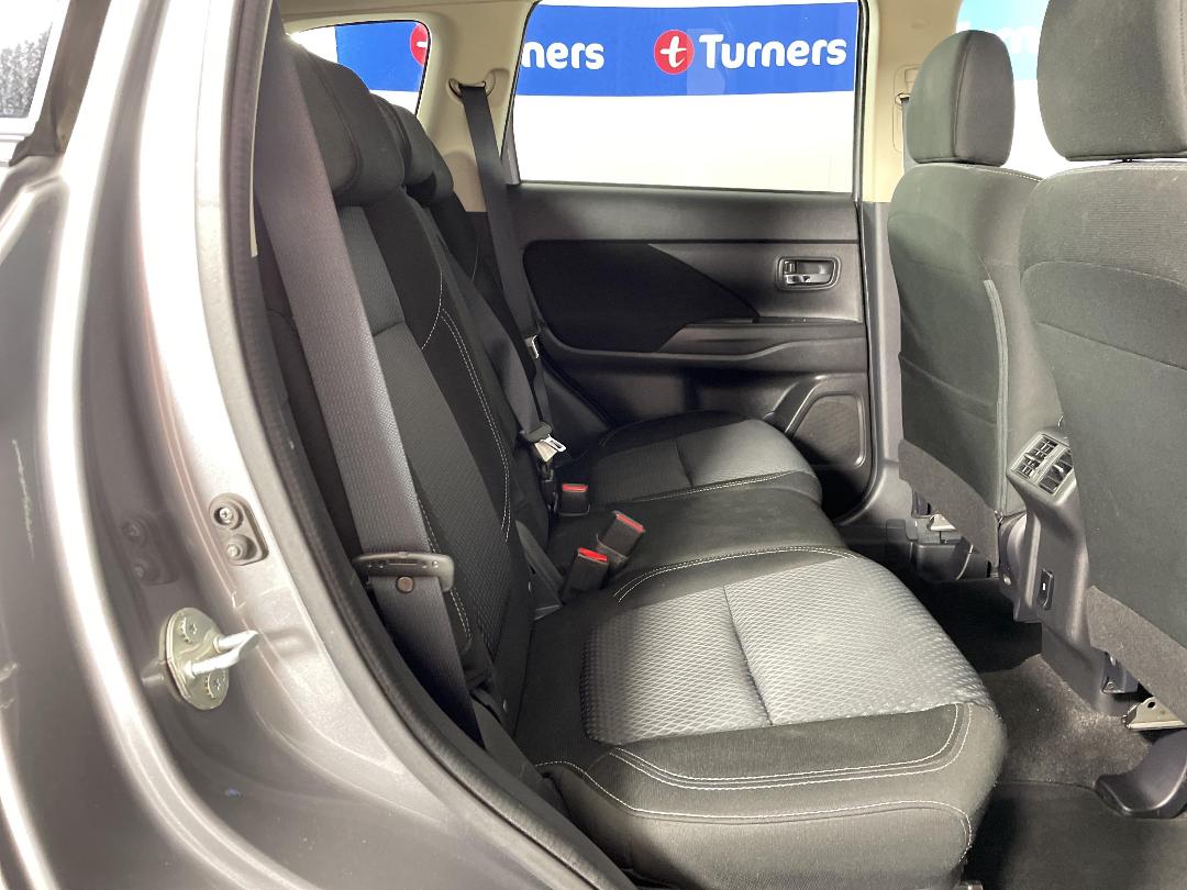 Photo '20' of Mitsubishi Outlander