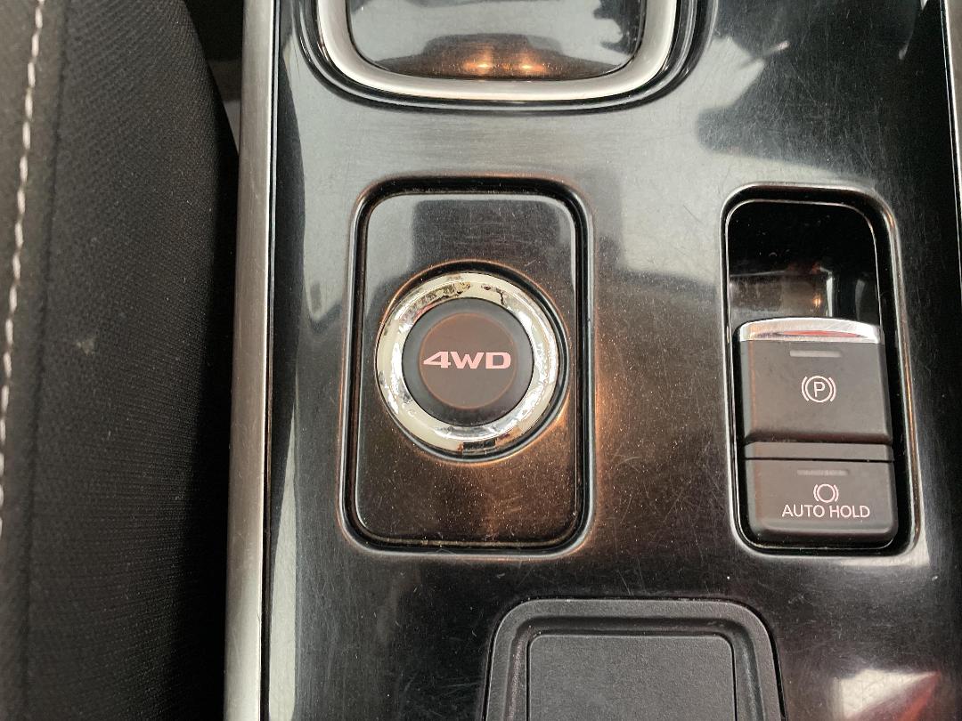 Photo '27' of Mitsubishi Outlander