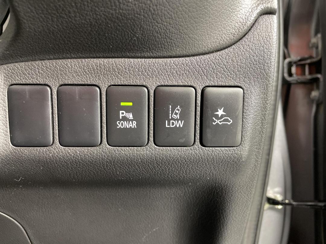 Photo '33' of Mitsubishi Outlander