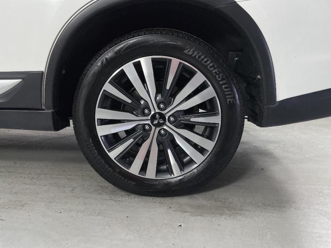 Photo '11' of Mitsubishi Outlander Photo '11' of Mitsubishi Outlander