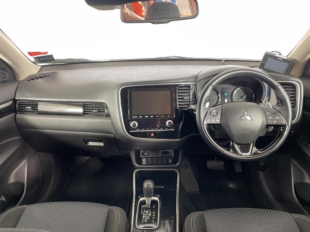 Photo '17' of Mitsubishi Outlander Photo '17' of Mitsubishi Outlander