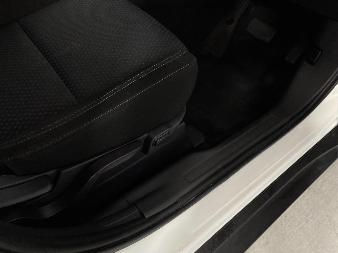 Photo '27' of Mitsubishi Outlander Photo '27' of Mitsubishi Outlander